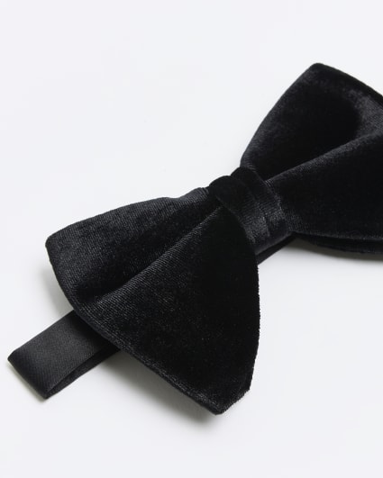 Black velvet oversized bow tie