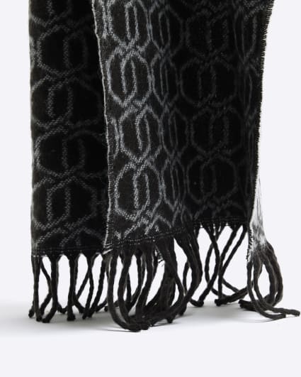 Black knitted geometric scarf