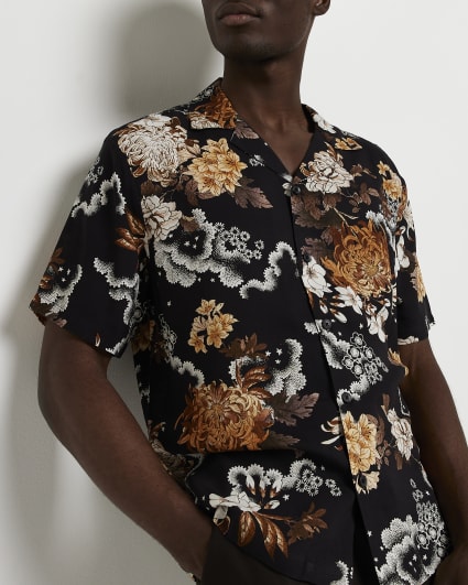 Black regular fit floral short sleeve shirt