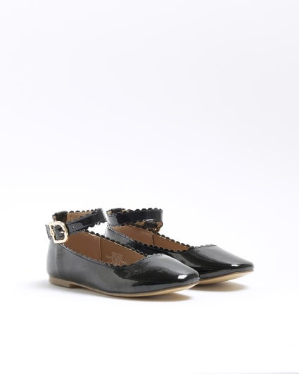 Girls black patent scallop ballet shoes