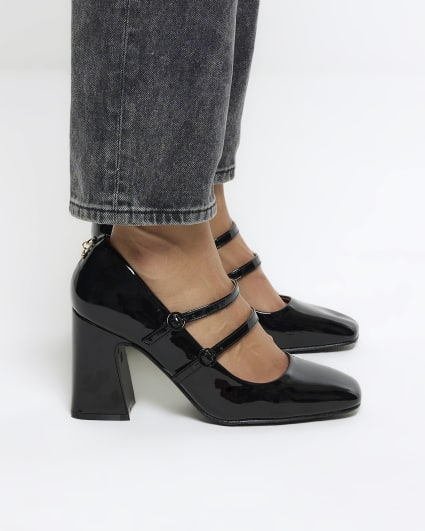 Black strap mary-jane shoes