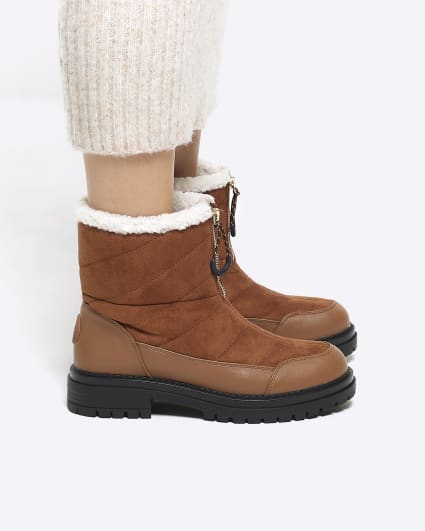 Brown borg lining ankle boots