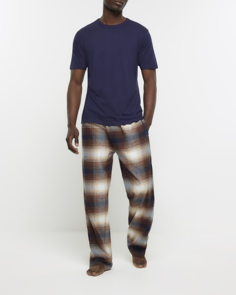 Beige check trousers and t-shirt lounge set