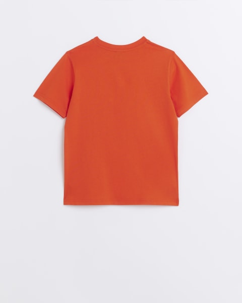 Red short sleeve t-shirt