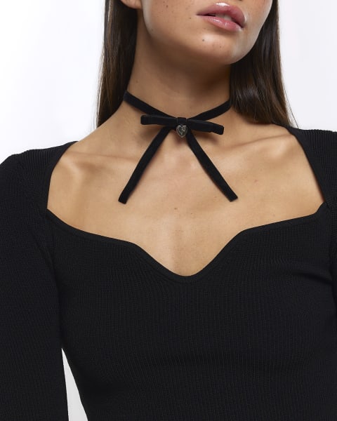 Black velvet bow choker necklace