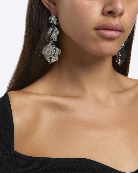 Silver textured drop earrings