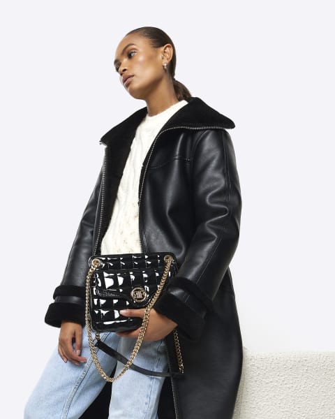 Black patent quilted chain strap shoulder bag