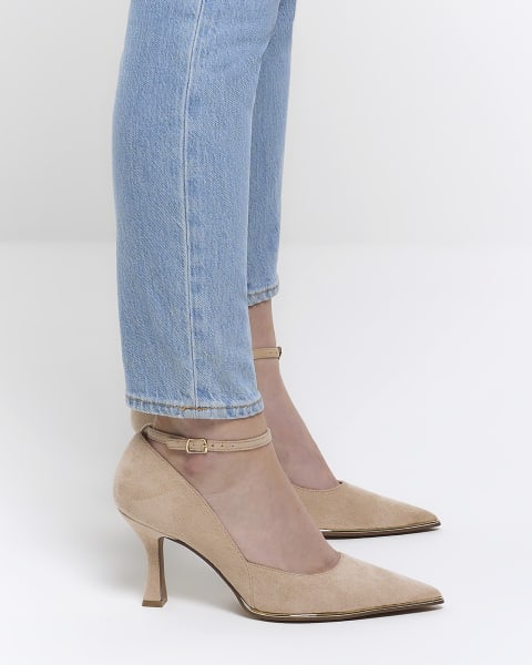 Beige pointed heeled court shoes