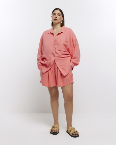 Plus pink shorts with linen