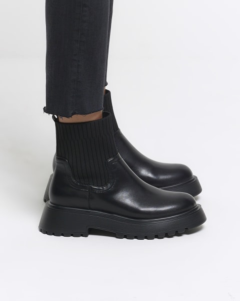 Black ribbed chunky Chelsea boots