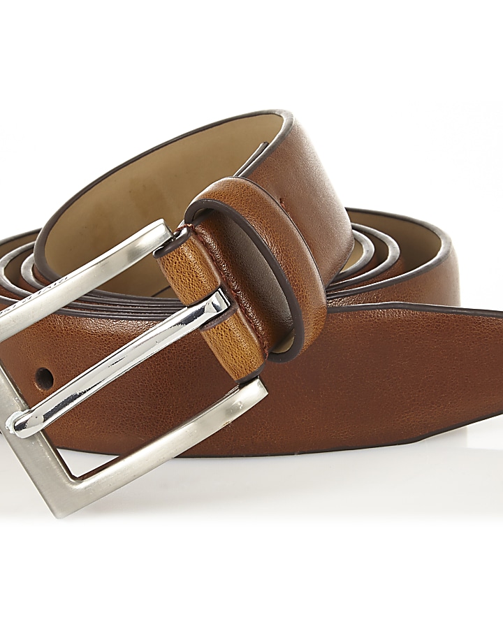 Light brown square buckle belt
