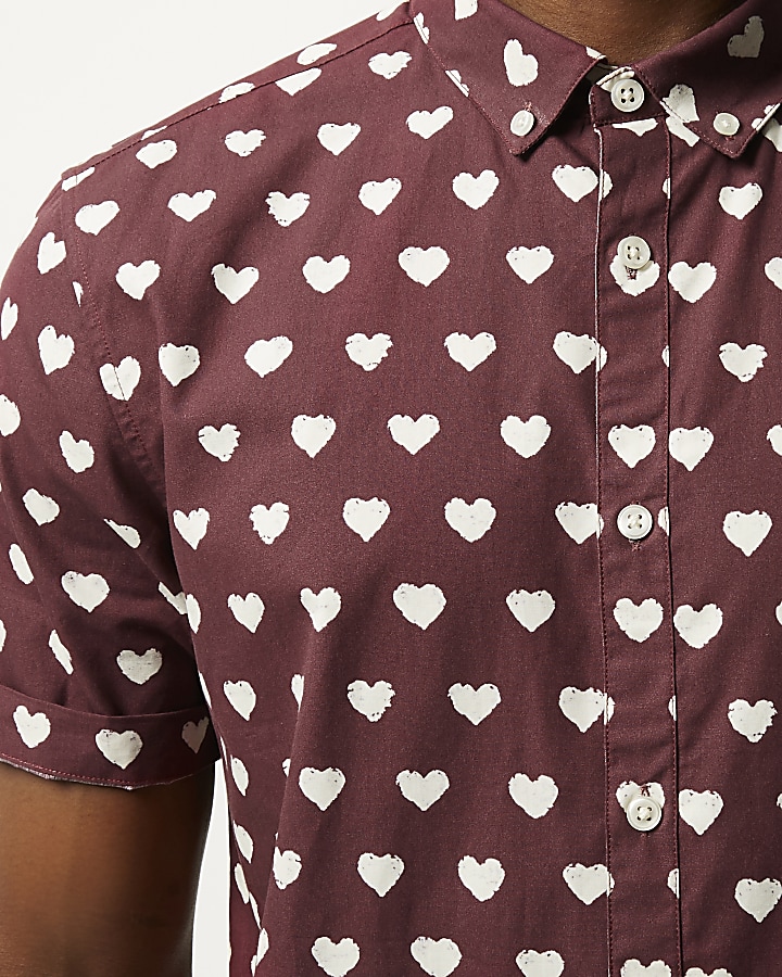 Red heart print short sleeve shirt