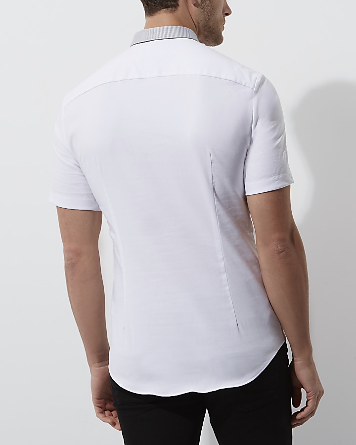 White contrast muscle fit short sleeve shirt
