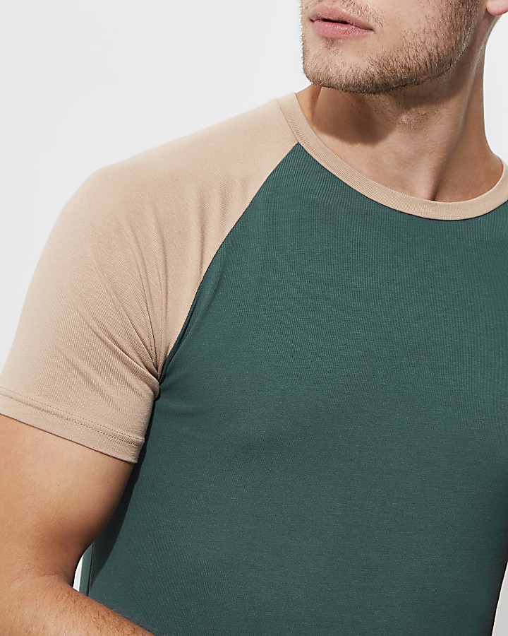 Green raglan sleeve muscle fit T-shirt