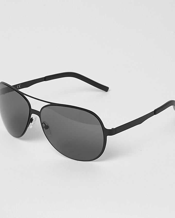 Black smoke lens aviator sunglasses