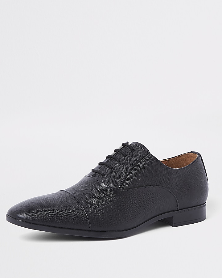 Black embossed toecap Oxford shoes