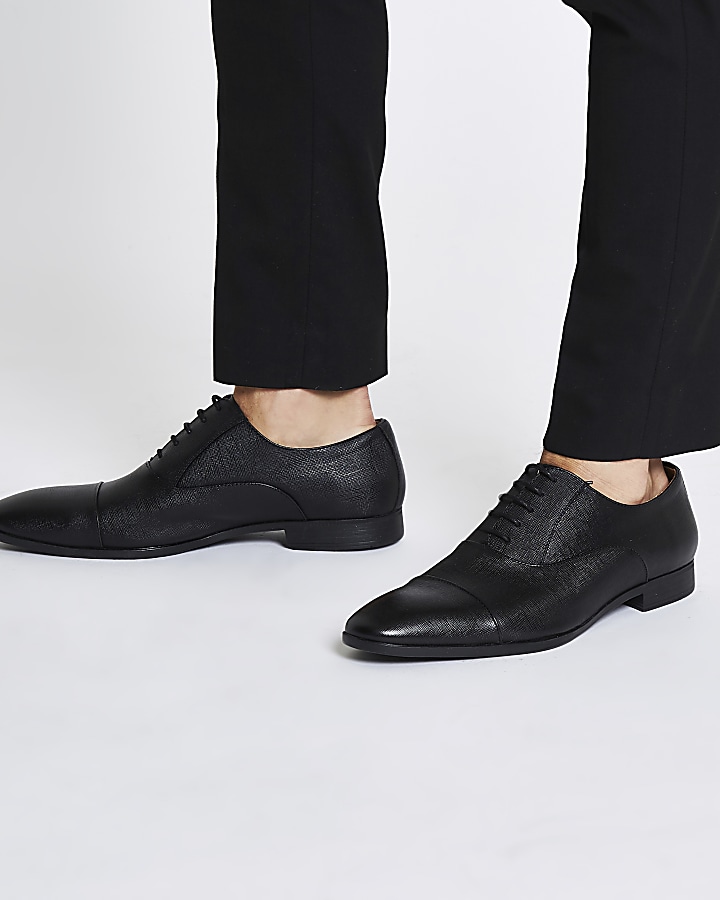 Black embossed toecap Oxford shoes