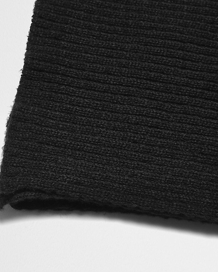 Black ribbed knit scarf