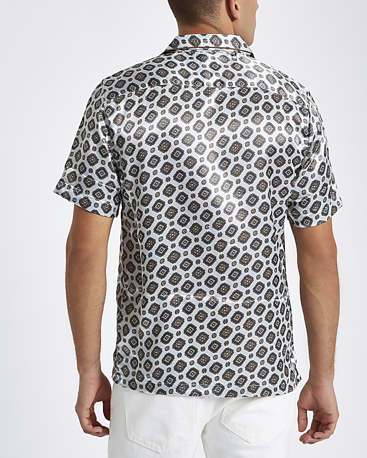 Grey short sleeve tile print revere shirt