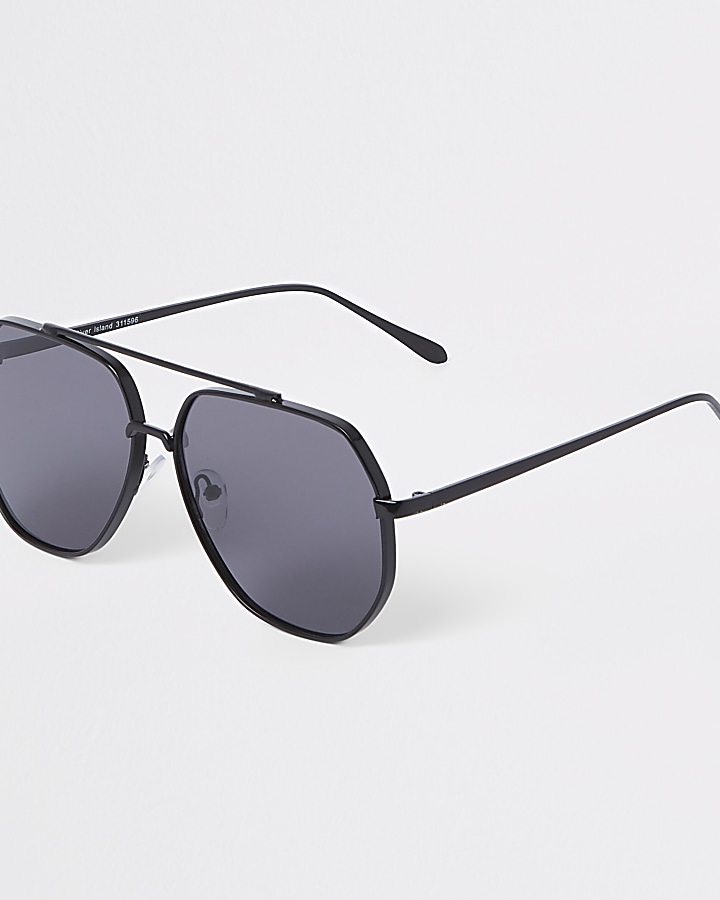 Black frame aviator sunglasses