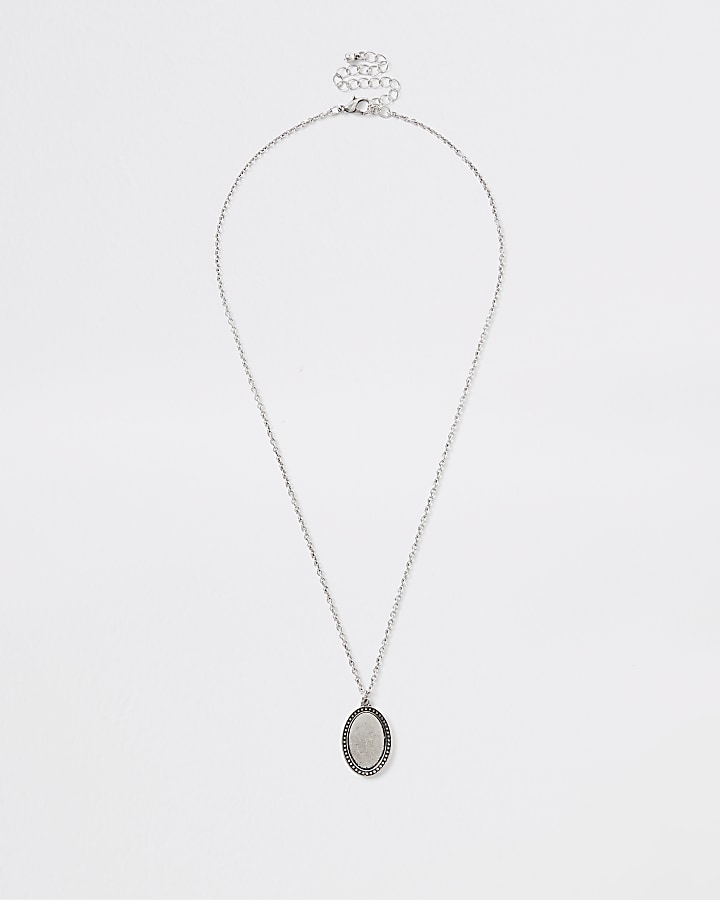 Silver tone oval necklace