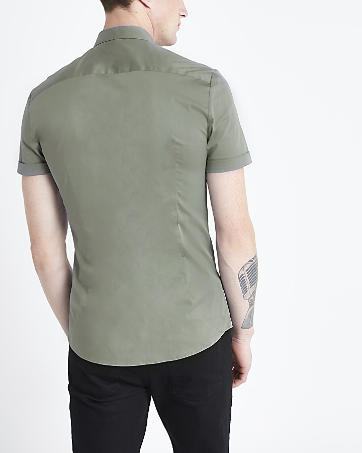 Green muscle fit short sleeve shirt