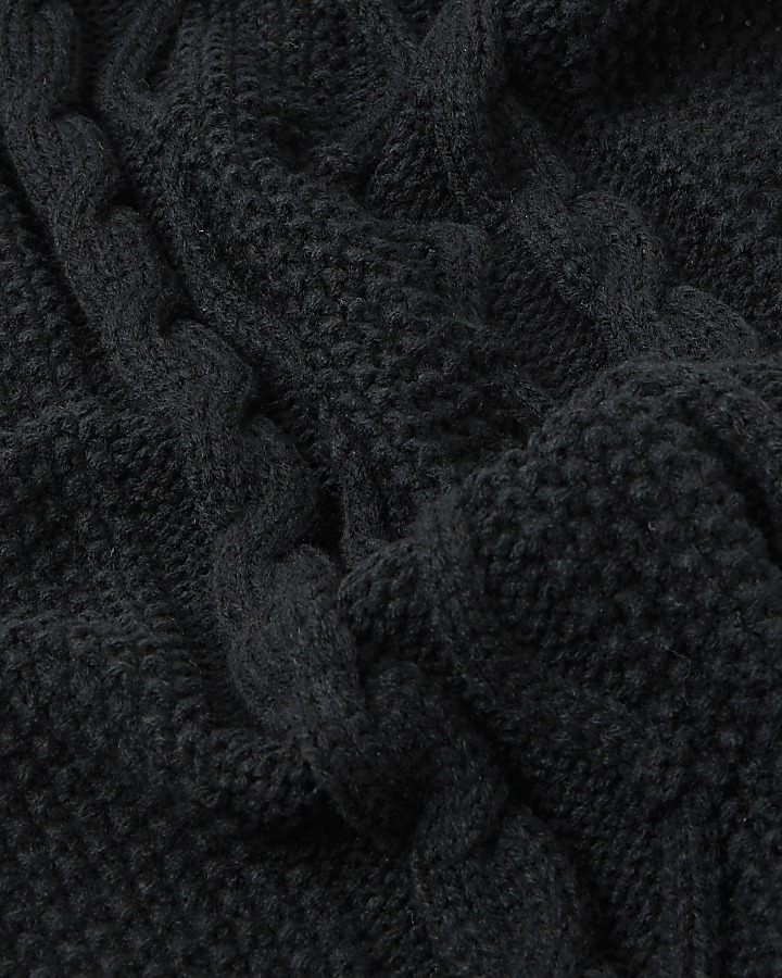 Black cable knit scarf