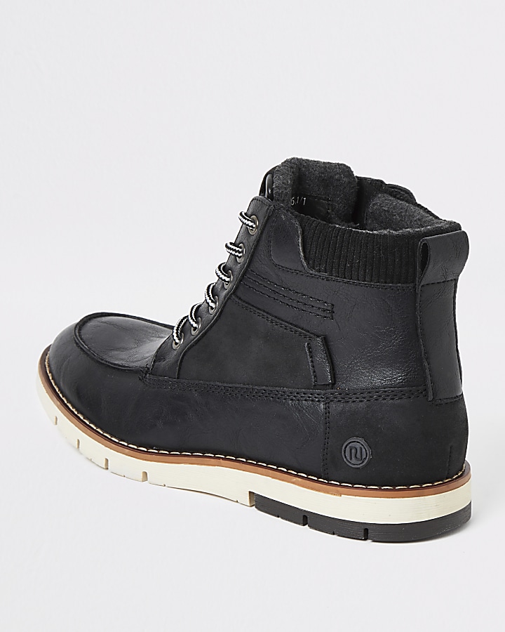 Black lace-up contrast sole boot