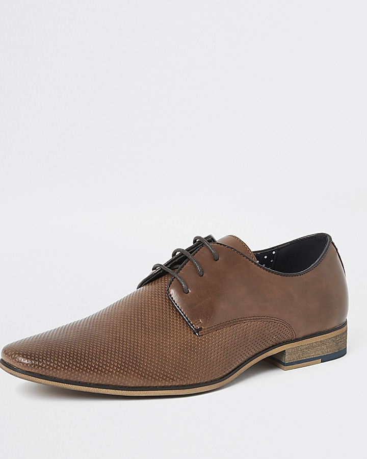 Mid brown textured derby shoes