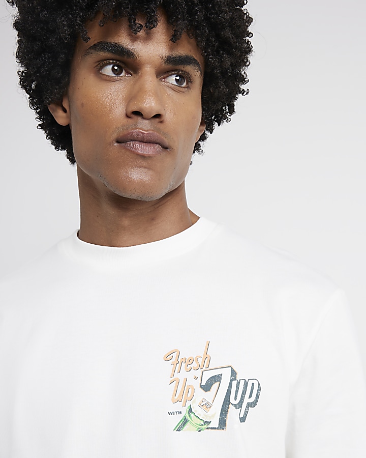 Ecru regular fit 7up graphic t-shirt