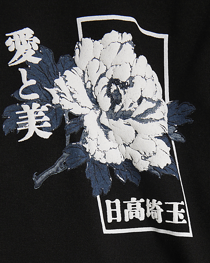 Black regular fit japanese graphic t-shirt