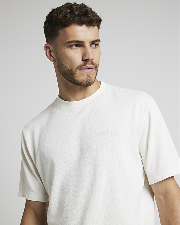 White regular textured embroidered t-shirt
