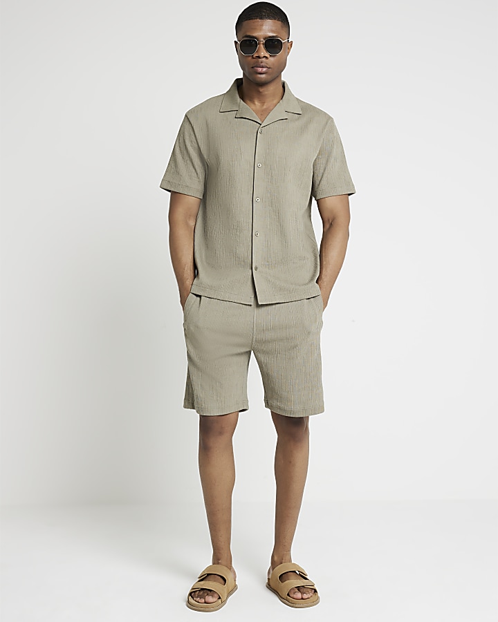 Khaki regular fit plisse shorts