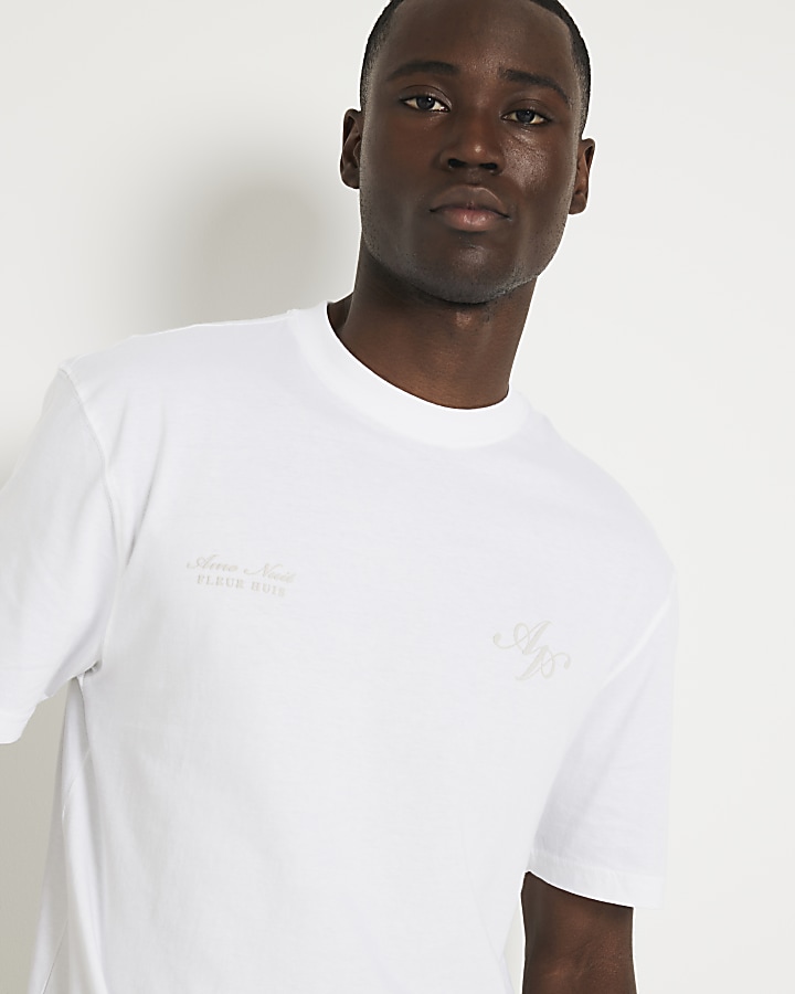 White regular fit circle graphic t-shirt