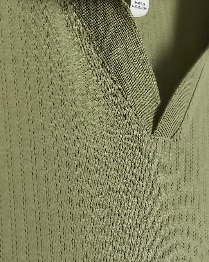 Green regular fit textured open neck polo