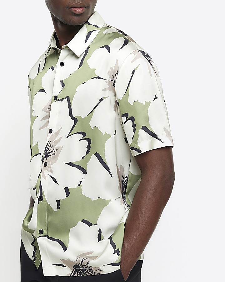 Green regular fit floral short sleeve shirt