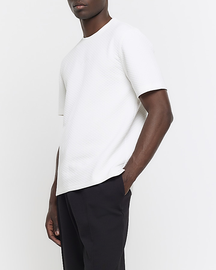 White slim fit quilted t-shirt
