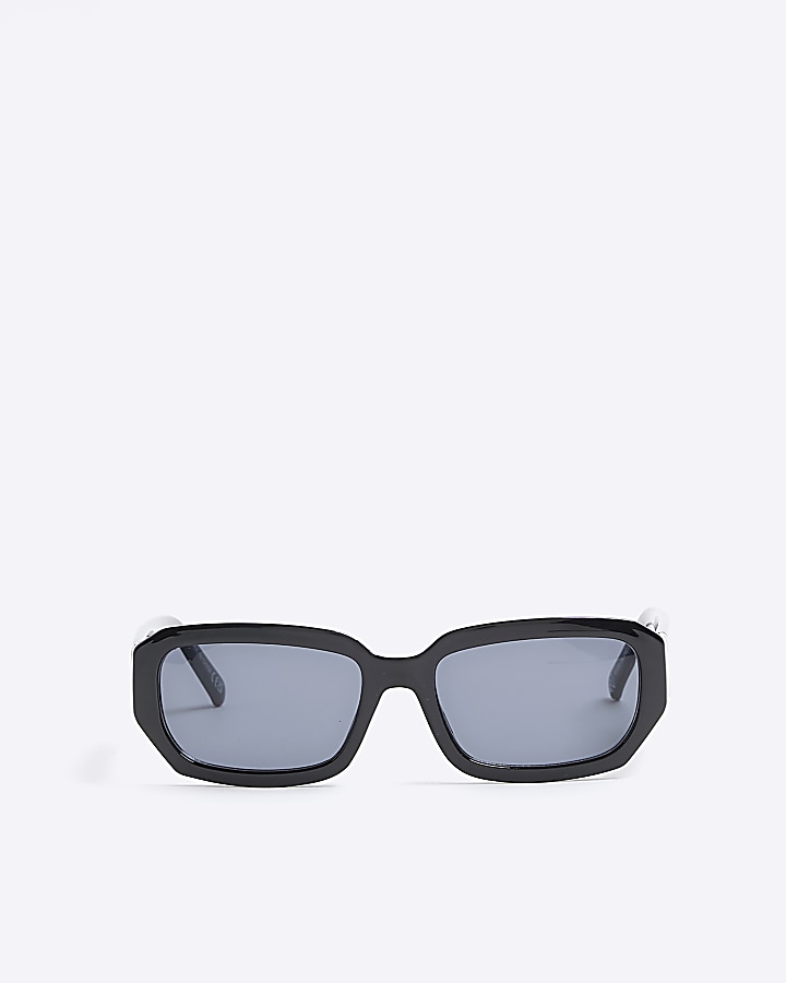 Black plastic rectangle sunglasses