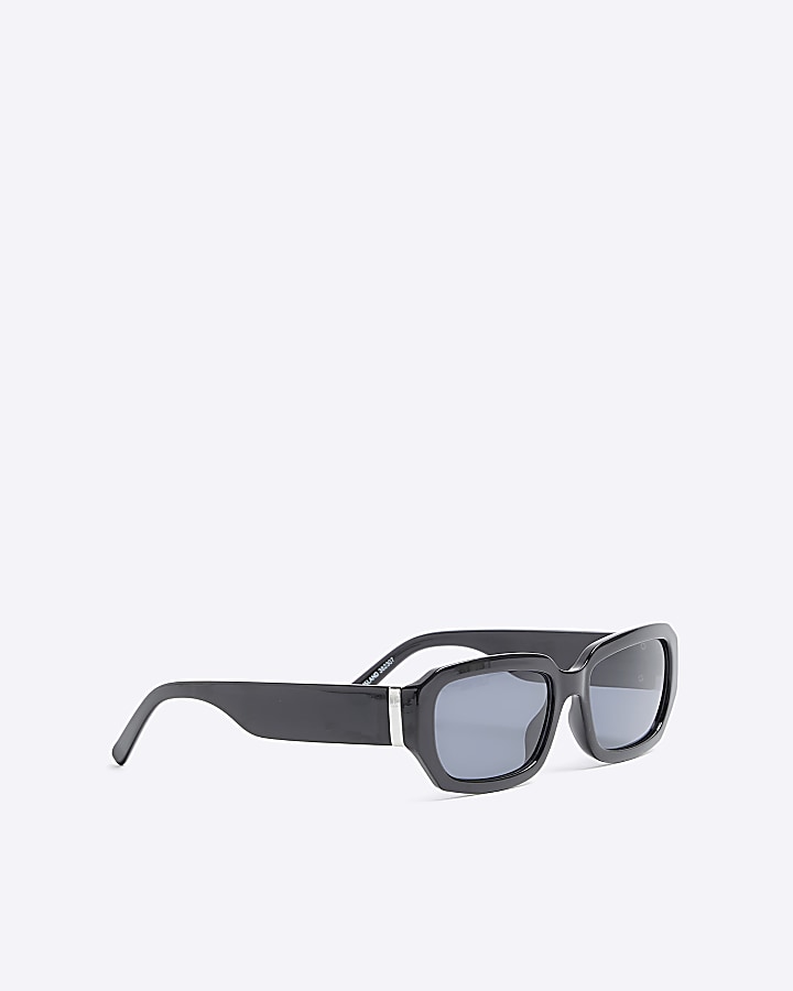 Black plastic rectangle sunglasses