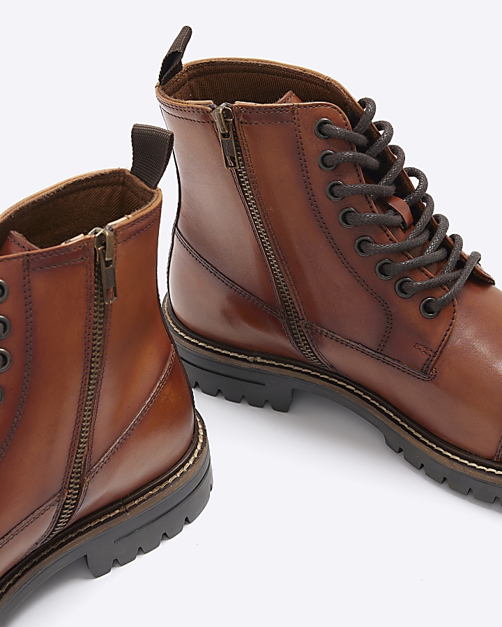 Brown leather padded collar boots