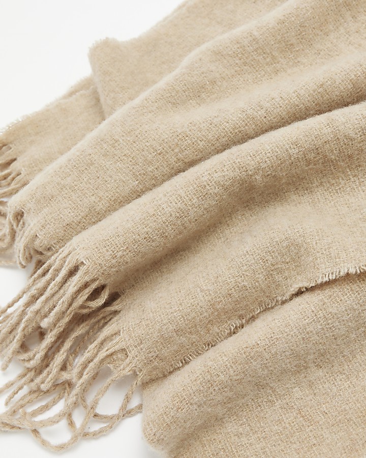 Beige premium knitted scarf