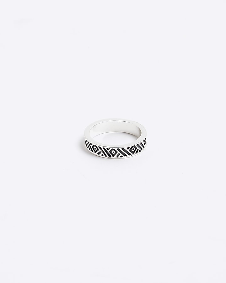 Silver colour pattern ring