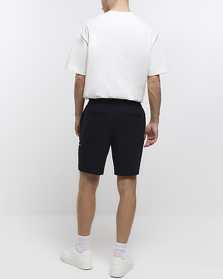 Black regular fit cargo smart shorts