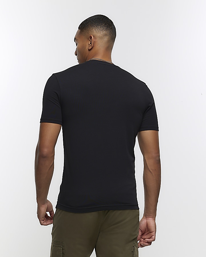 Black muscle fit tshirt River Island