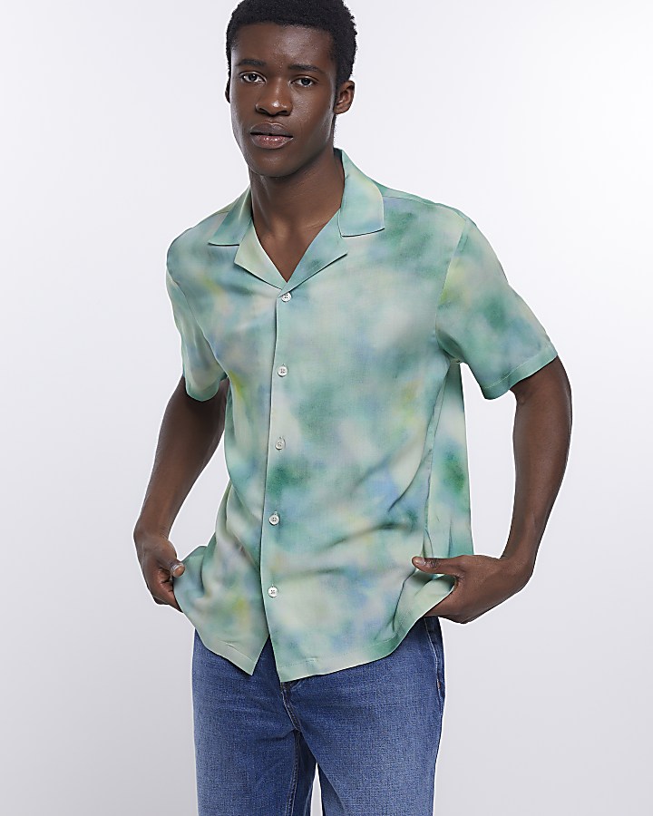 Green regular fit abstract revere shirt