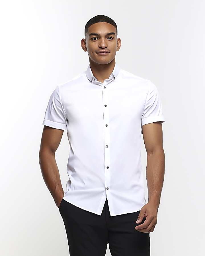 White muscle fit short sleeve shirt