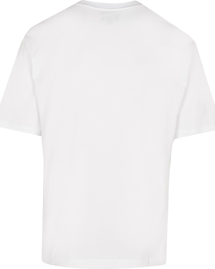 White oversized t-shirt