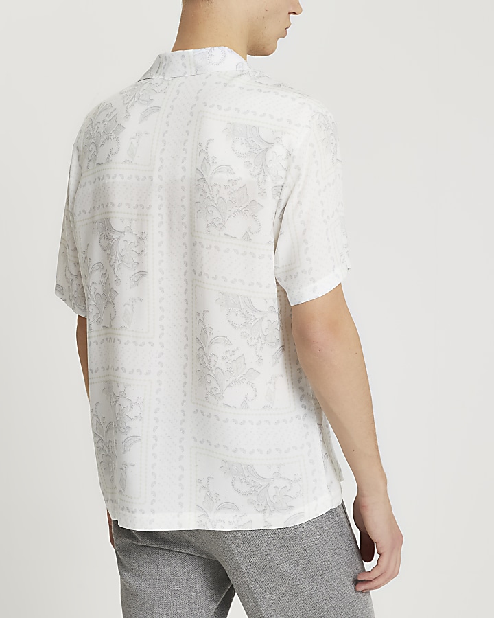 White washed paisley print short sleeve shirt