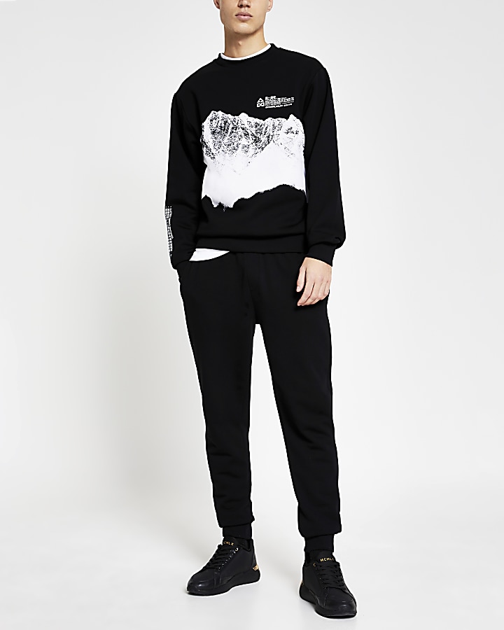 Black long sleeve mountain print sweatshirt