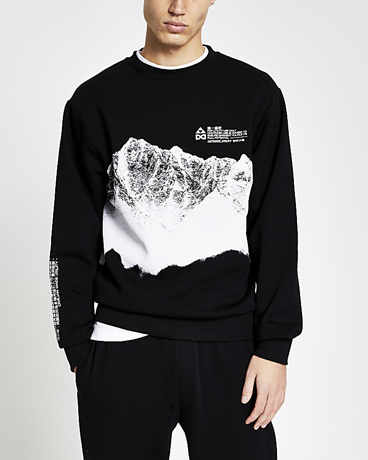 Black long sleeve mountain print sweatshirt